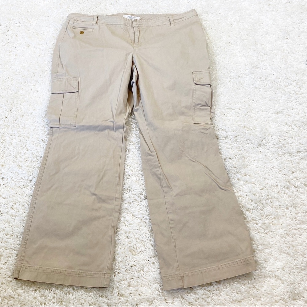 Forth and Towne- Khaki Cargo bootcut Trousers 20
